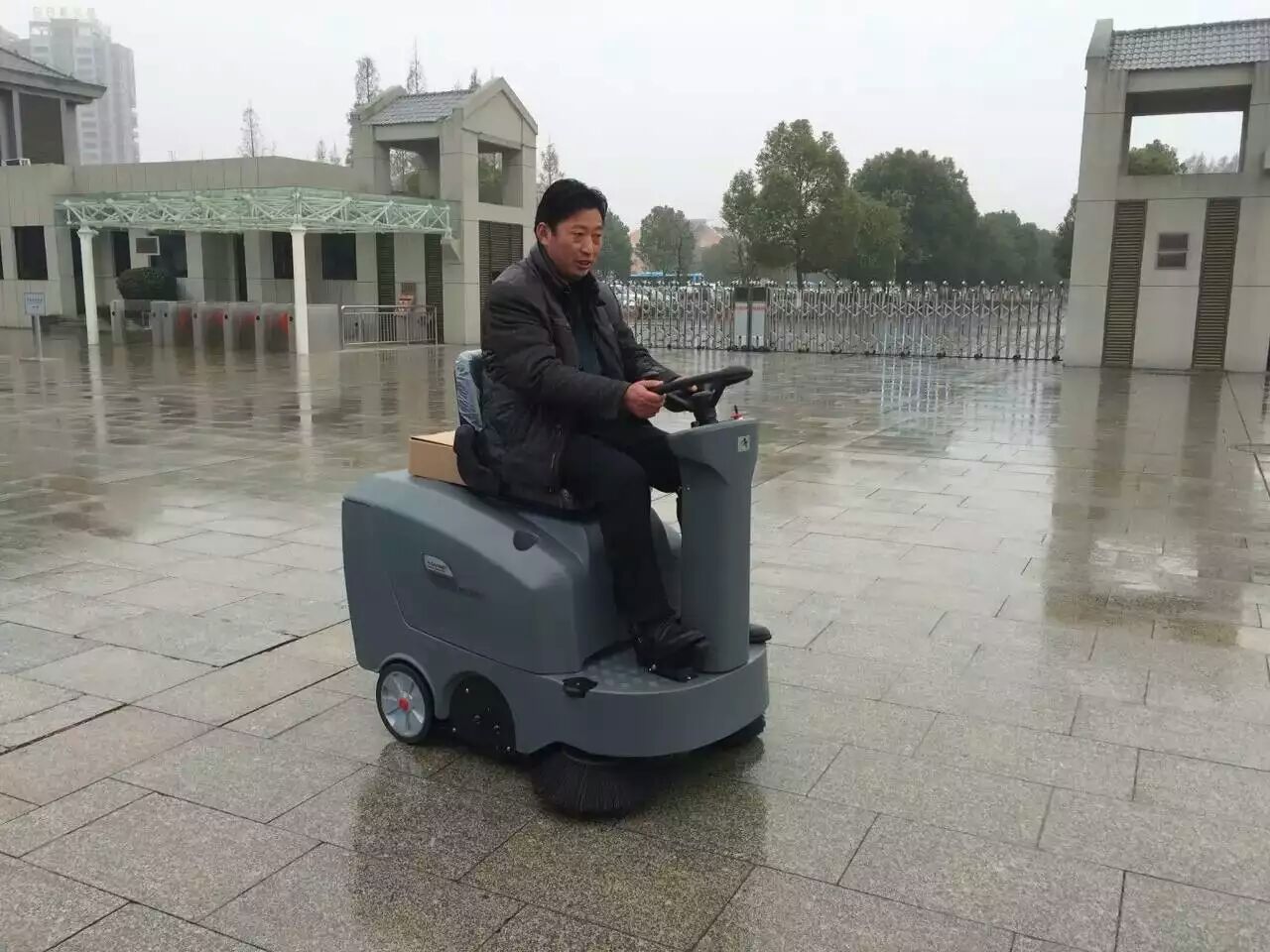 拉薩掃地車