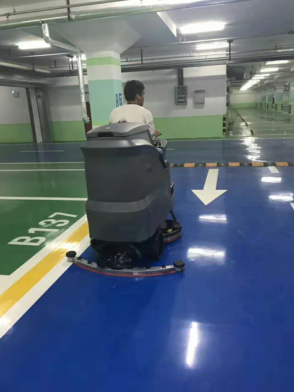 工廠車間地面清潔可以使用電瓶式自動洗地車嗎？